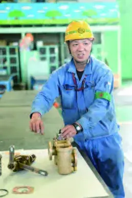 艦内だけでなく、JMU磯子内の自社工場での作業もあります。