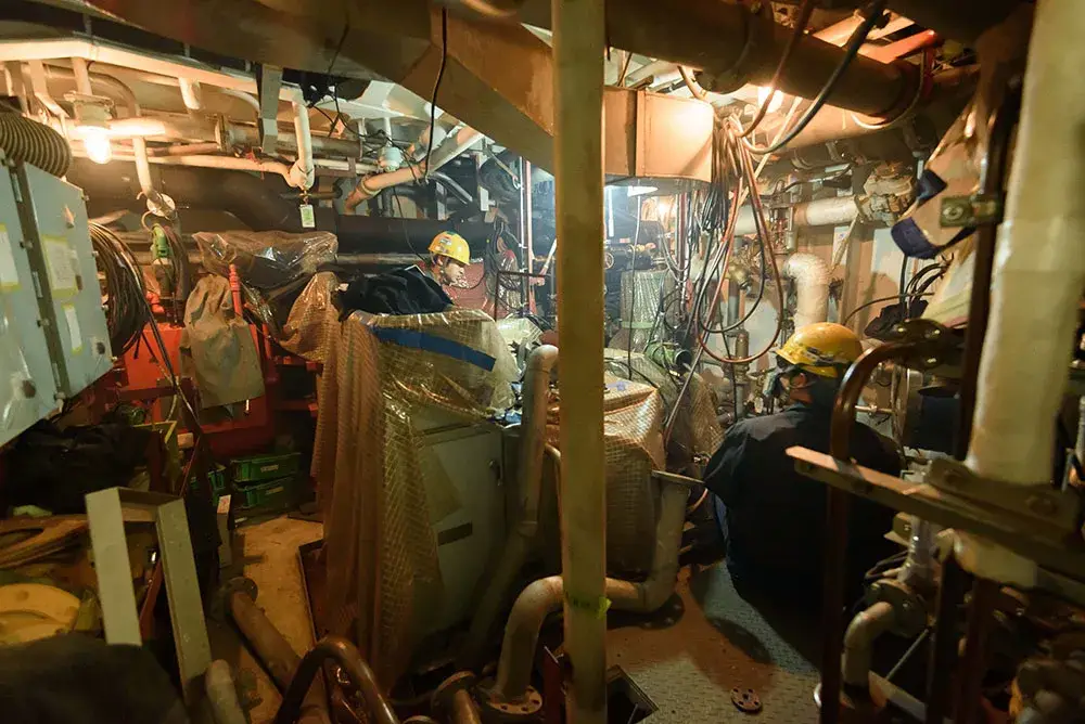 チームで作業を行っています。